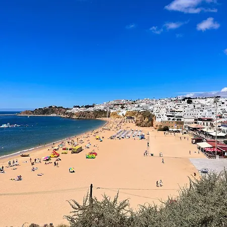 Сasa de vacaciones Charming Algarvianoceanfront Townhouse By Becherish *